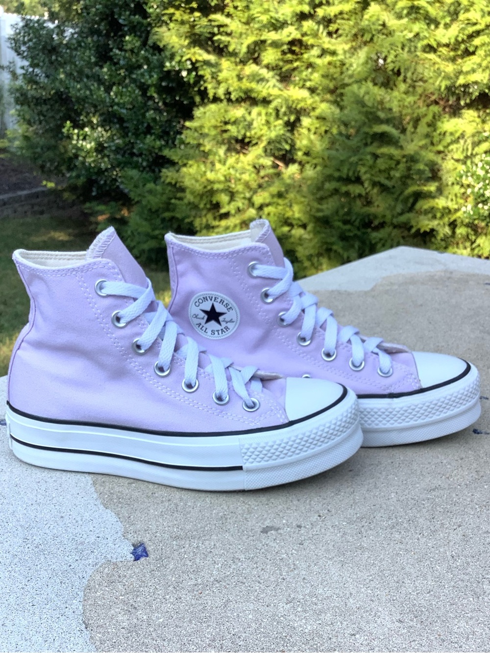 Chuck Taylor All Star Lift
Platform Casual Sneakers 
Lilac Lavender size 5W/3Y